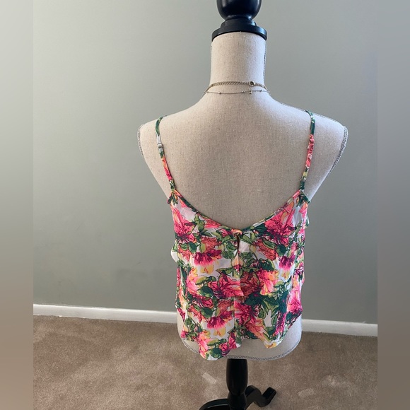 Astr woman’s crop top. - Picture 7 of 7